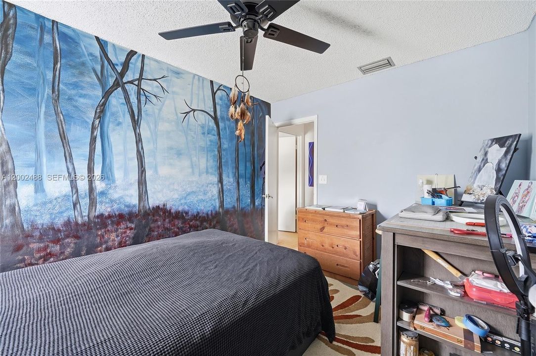 For Sale: $335,000 (3 beds, 3 baths, 2020 Square Feet)