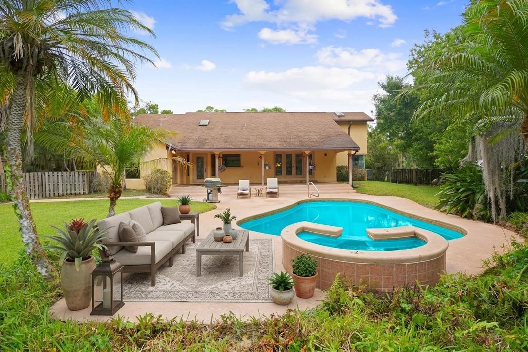 VS pool and spa seating