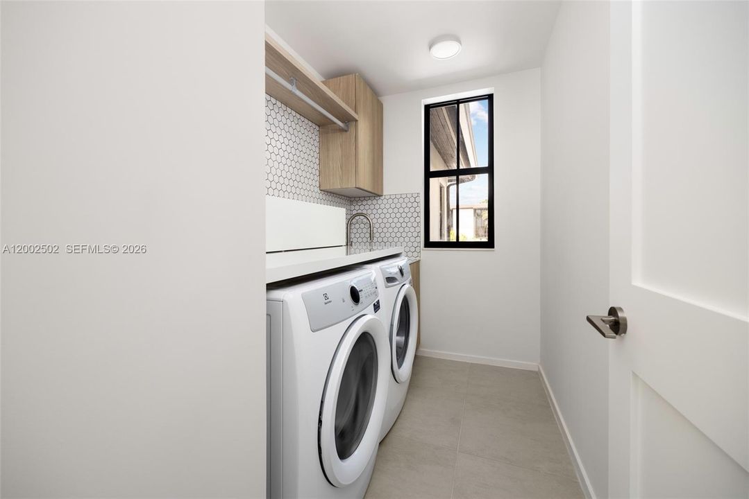 En Renta: $12,000 (4 camas, 3 baños, 2858 Pies cuadrados)
