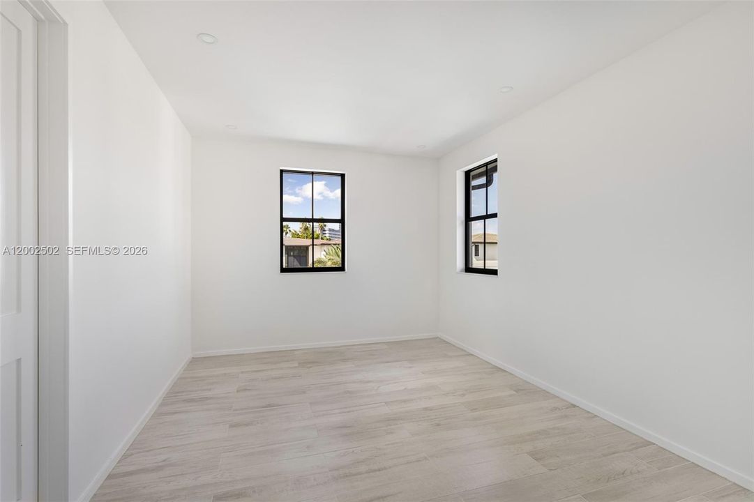 En Renta: $12,000 (4 camas, 3 baños, 2858 Pies cuadrados)