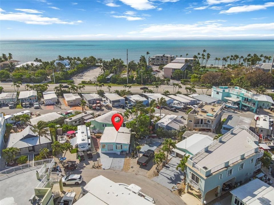 For Sale: $450,000 (2 beds, 1 baths, 744 Square Feet)