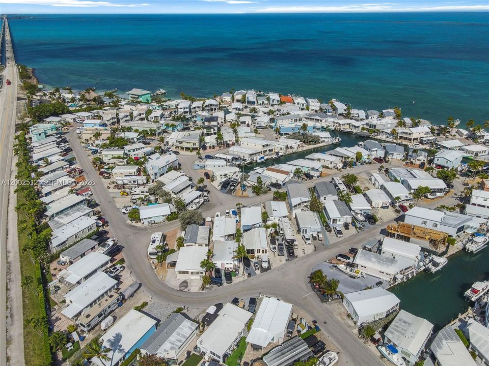For Sale: $450,000 (2 beds, 1 baths, 744 Square Feet)