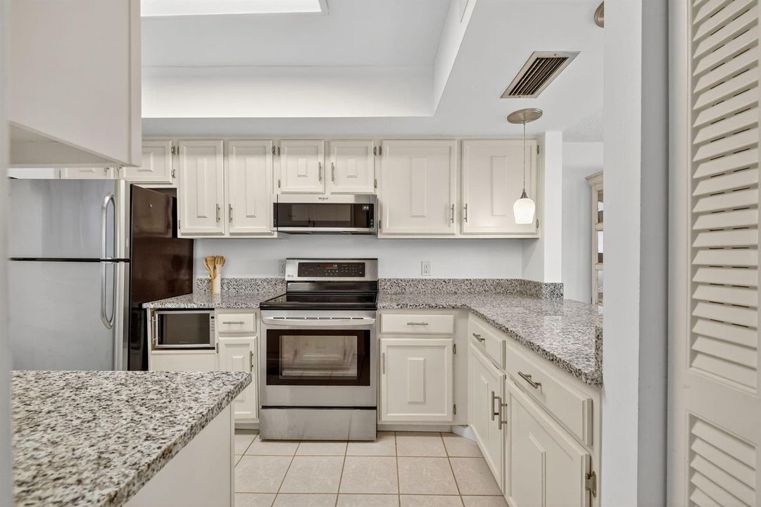 KITCHEN,,