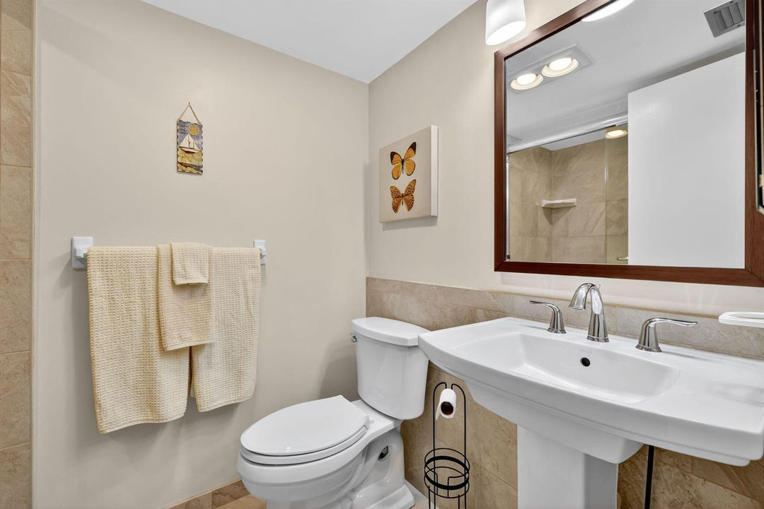 MASTER BATHROOM......