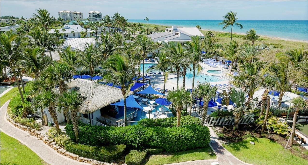 MAIN POOL & TIKI BAR. -