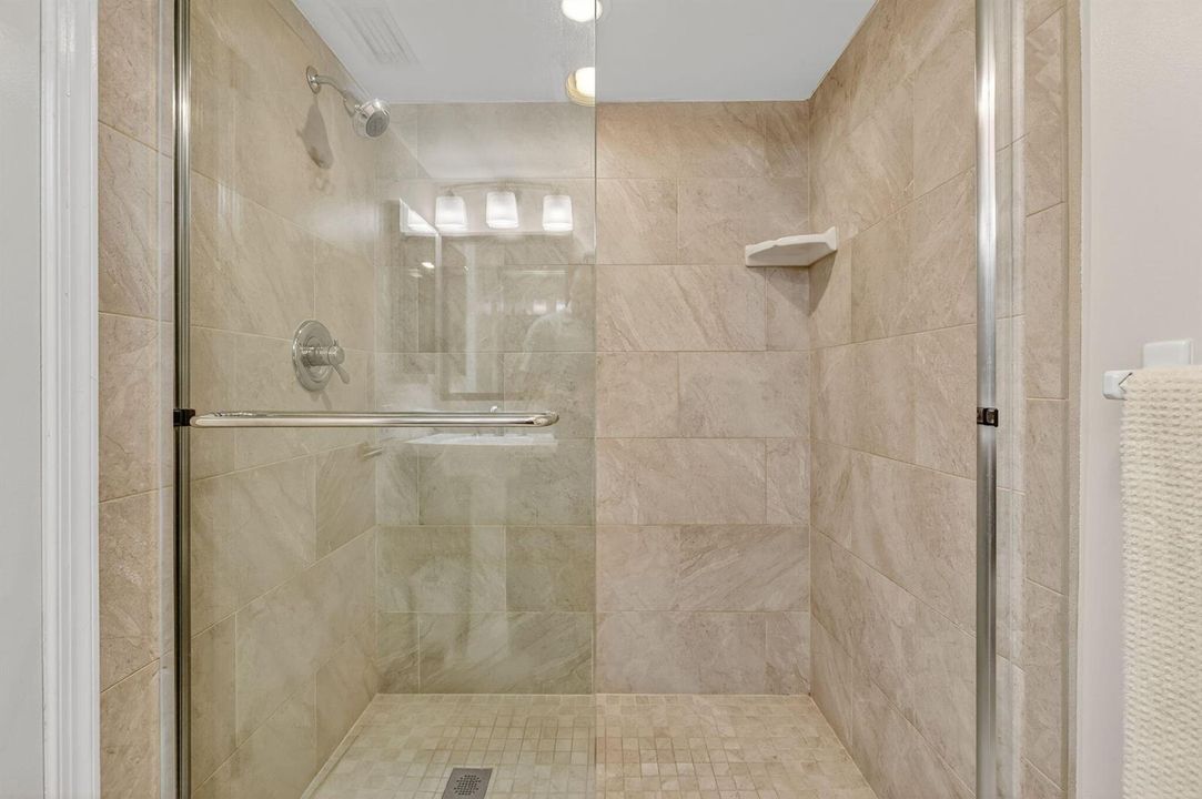 MASTER SHOWER..