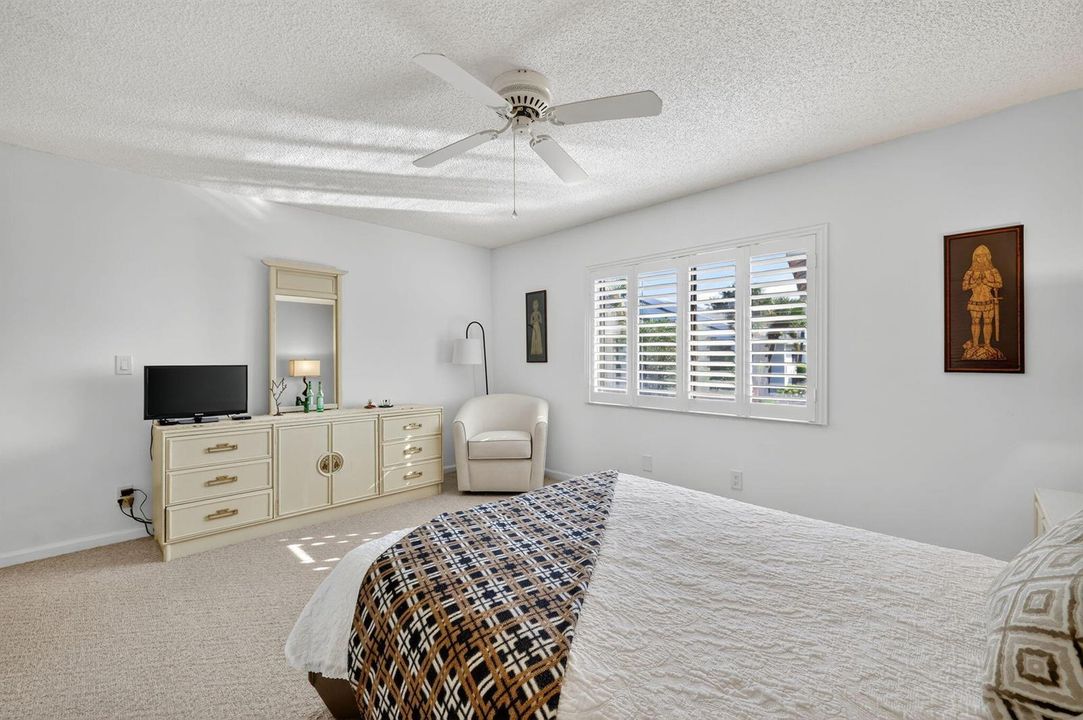 MASTER BEDROOM...,,