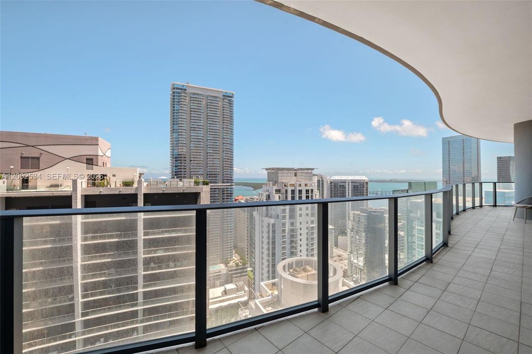 For Sale: $3,100,000 (3 beds, 4 baths, 2076 Square Feet)