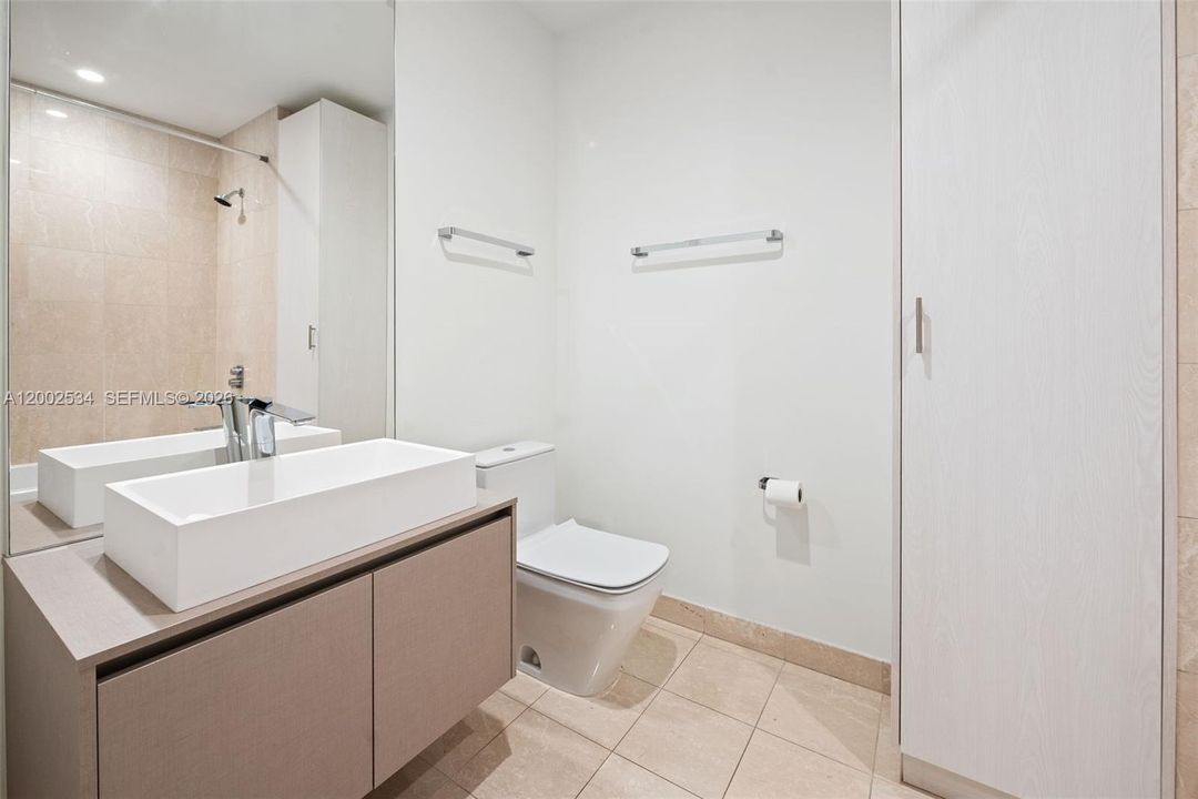 For Sale: $3,100,000 (3 beds, 4 baths, 2076 Square Feet)
