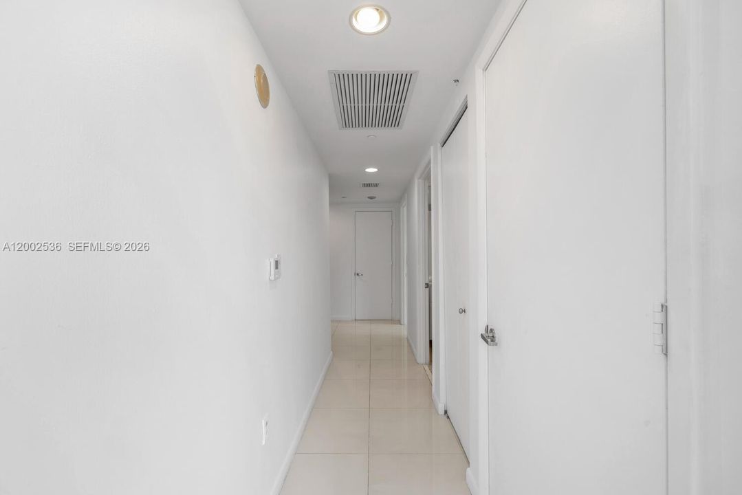 For Sale: $1,040,000 (2 beds, 2 baths, 1286 Square Feet)