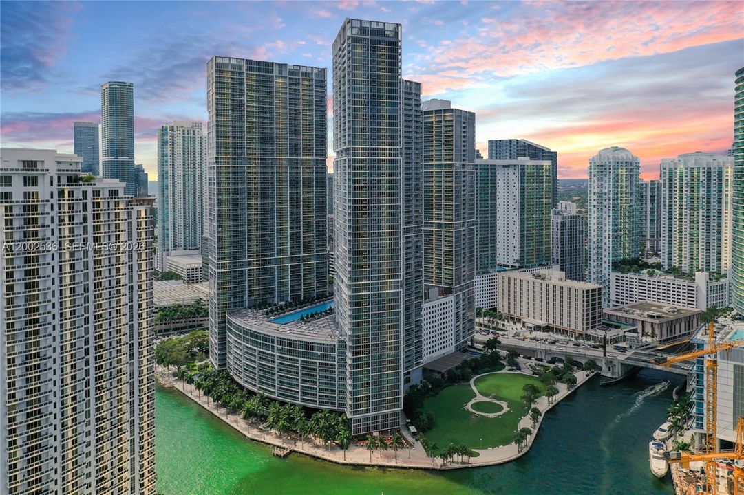 For Sale: $1,040,000 (2 beds, 2 baths, 1286 Square Feet)