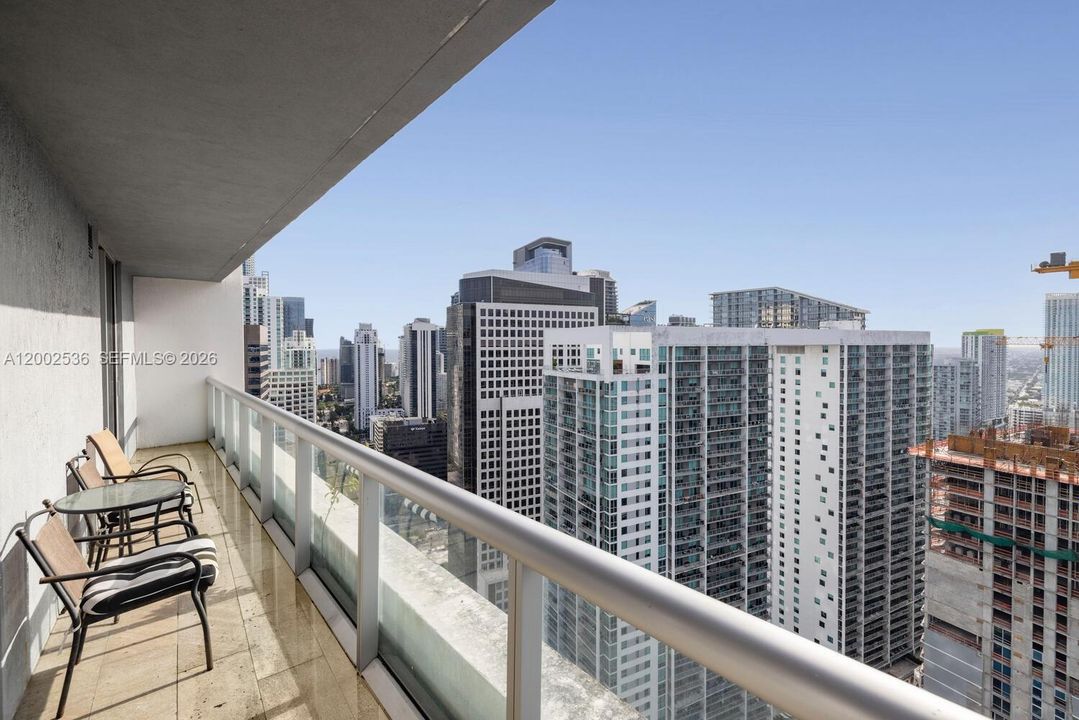 For Sale: $1,040,000 (2 beds, 2 baths, 1286 Square Feet)