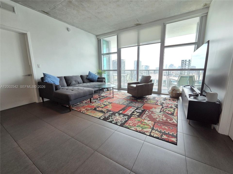 For Sale: $735,000 (2 beds, 2 baths, 1142 Square Feet)