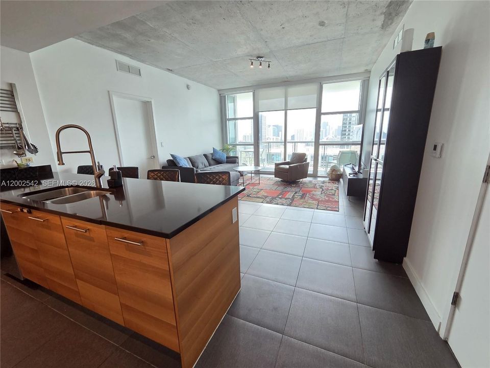 For Sale: $735,000 (2 beds, 2 baths, 1142 Square Feet)