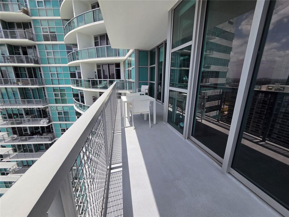 For Sale: $735,000 (2 beds, 2 baths, 1142 Square Feet)