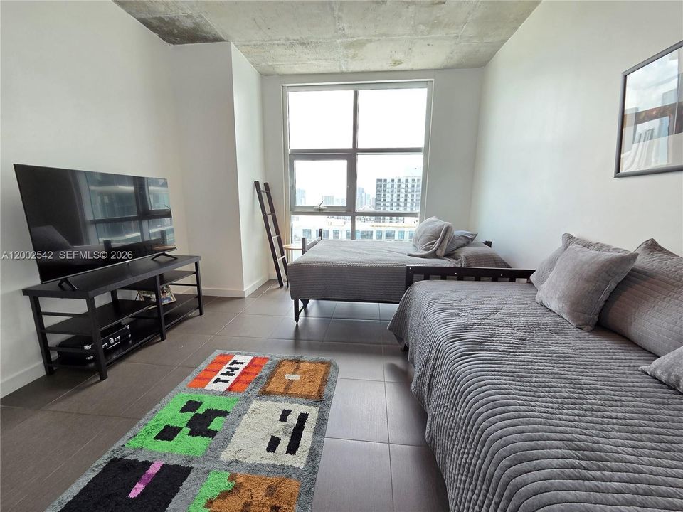 For Sale: $735,000 (2 beds, 2 baths, 1142 Square Feet)