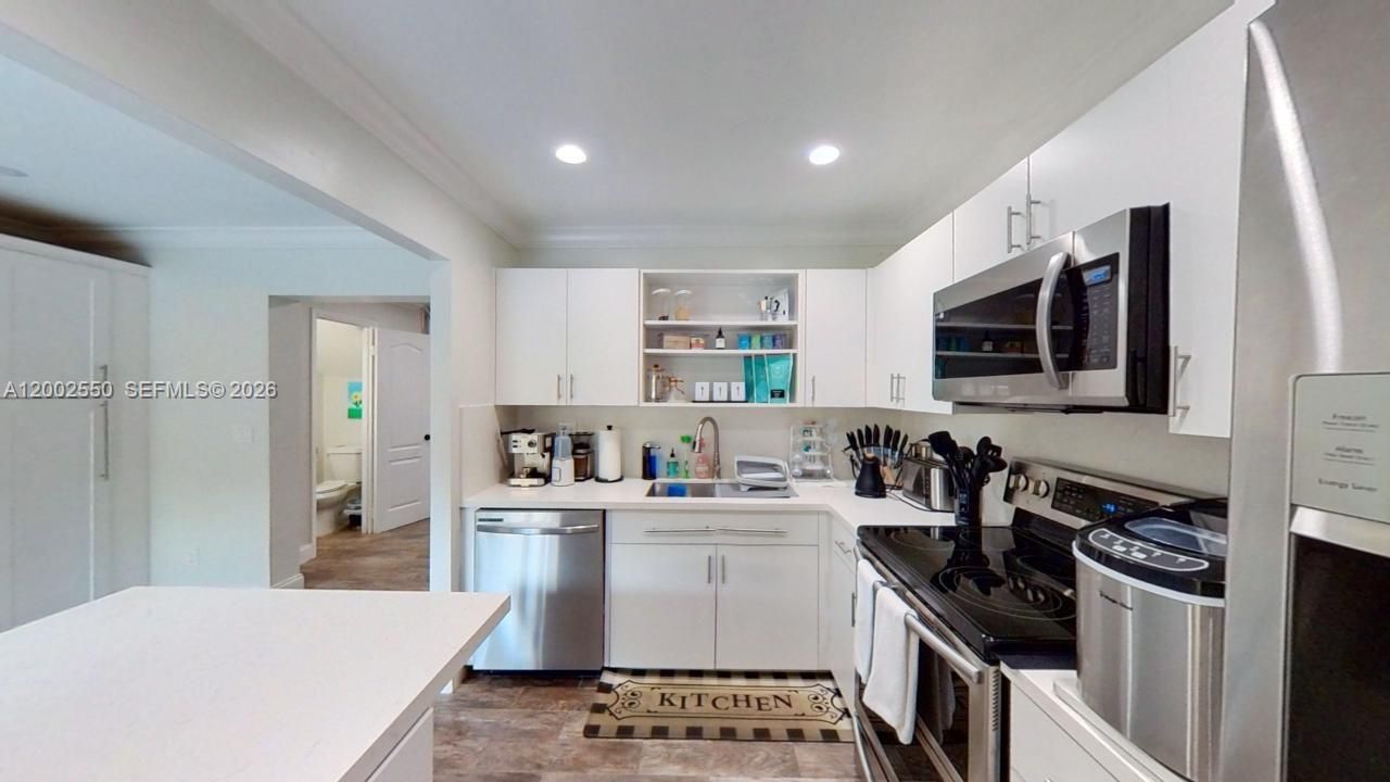 Recently Sold: $349,000 (2 beds, 2 baths, 1395 Square Feet)