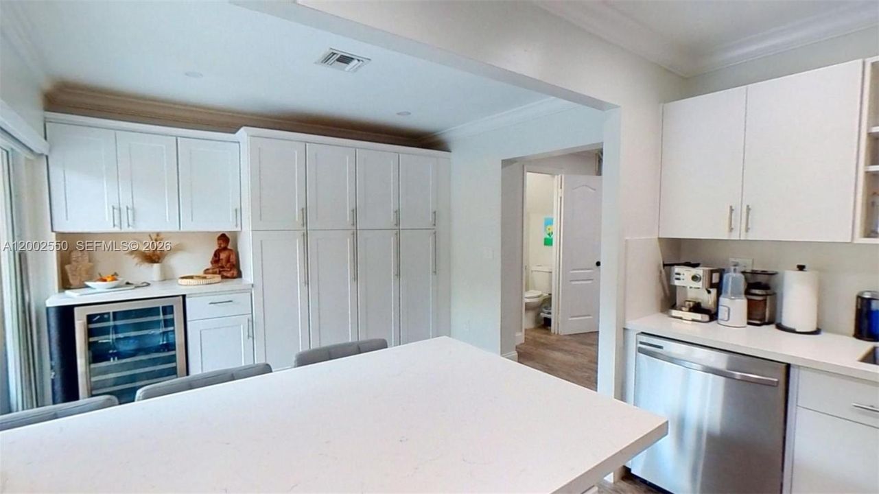 Recently Sold: $349,000 (2 beds, 2 baths, 1395 Square Feet)