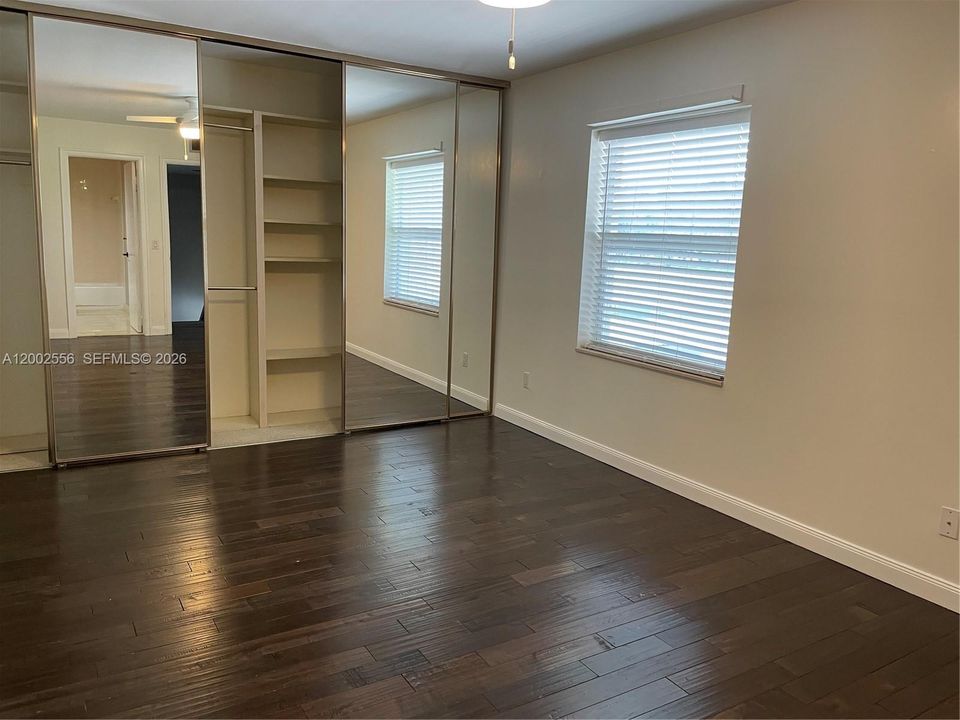 For Sale: $340,000 (2 beds, 2 baths, 1374 Square Feet)