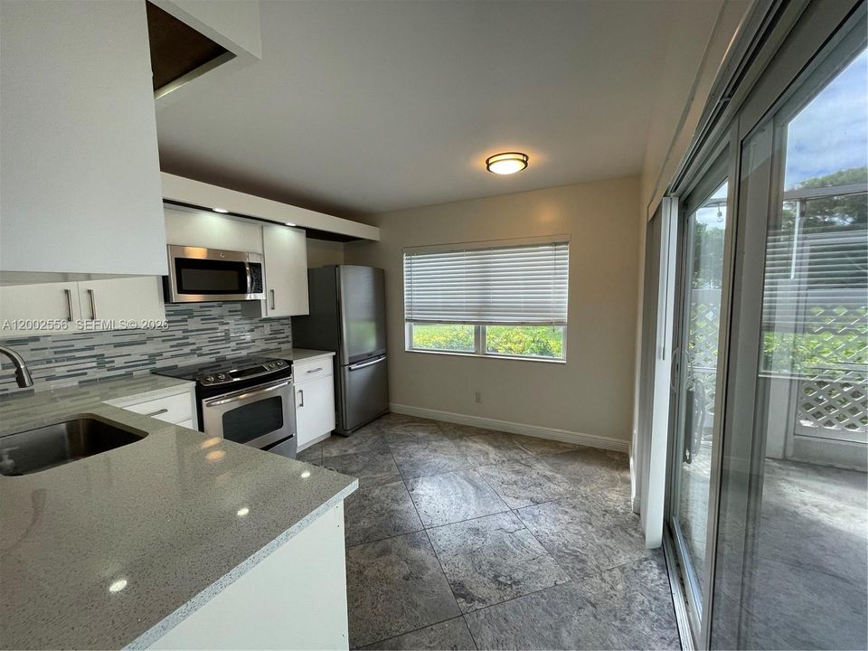 For Sale: $340,000 (2 beds, 2 baths, 1374 Square Feet)