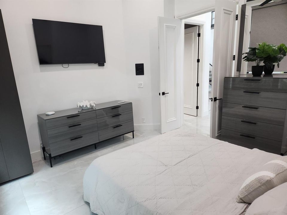 FULL GOLF 4633 sqft