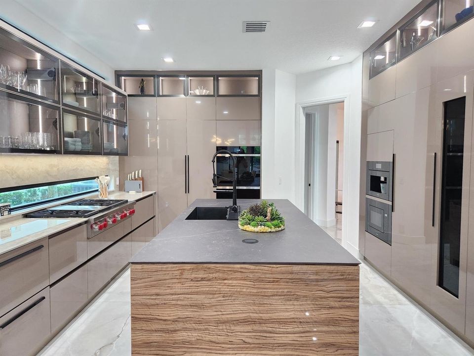 FULL GOLF 4633 sqft