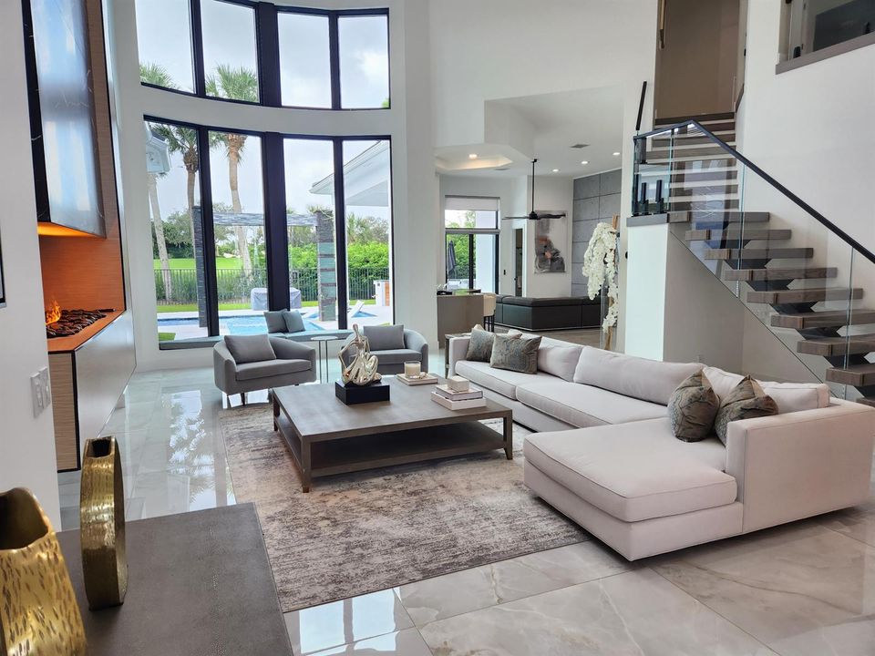 FULL GOLF 4633 sqft