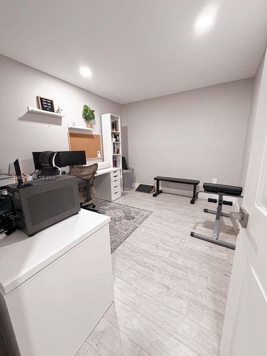 Vendido Recientemente: $650,000 (4 camas, 2 baños, 0 Pies cuadrados)