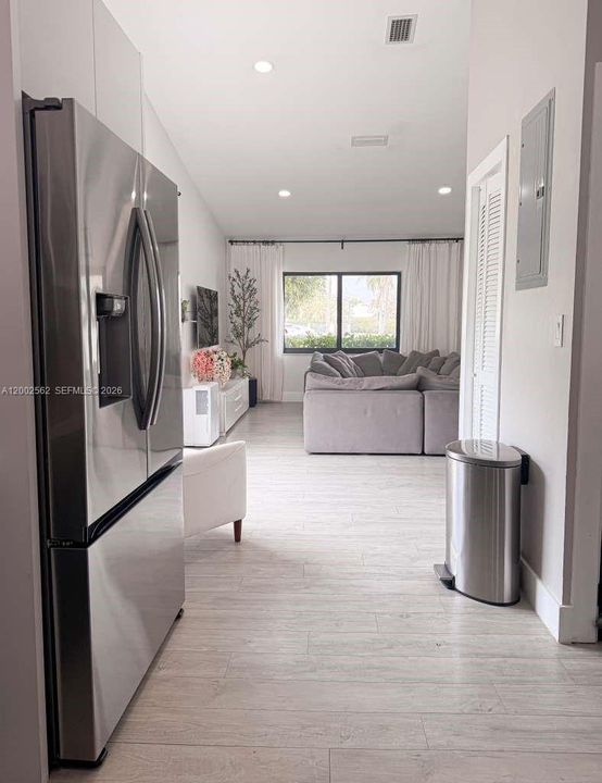 Vendido Recientemente: $650,000 (4 camas, 2 baños, 0 Pies cuadrados)