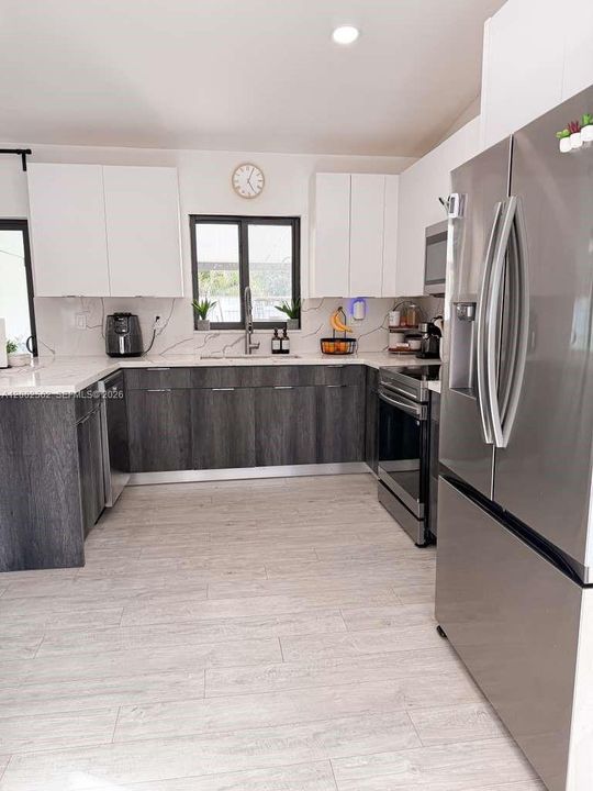 Vendido Recientemente: $650,000 (4 camas, 2 baños, 0 Pies cuadrados)