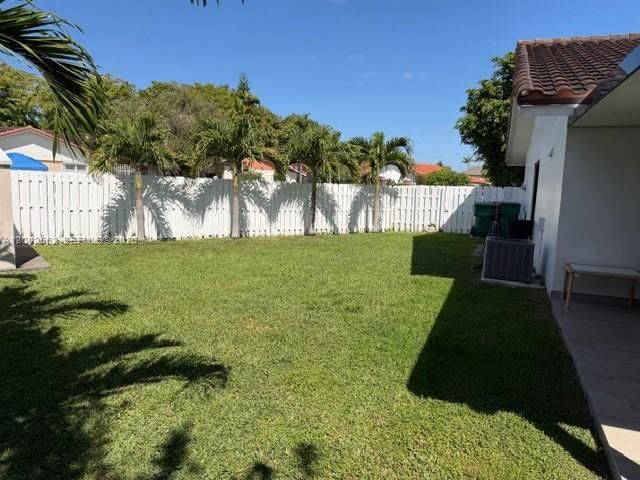 Vendido Recientemente: $650,000 (4 camas, 2 baños, 0 Pies cuadrados)