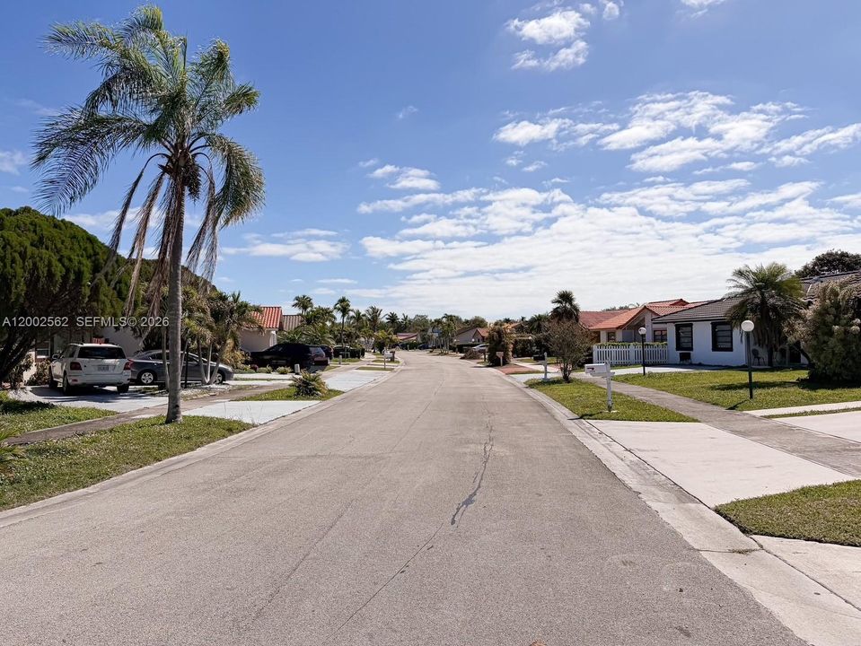 Vendido Recientemente: $650,000 (4 camas, 2 baños, 0 Pies cuadrados)
