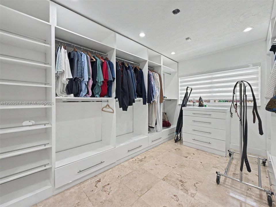 待售: $715,000 (3 贝兹, 2 浴室, 1666 平方英尺)