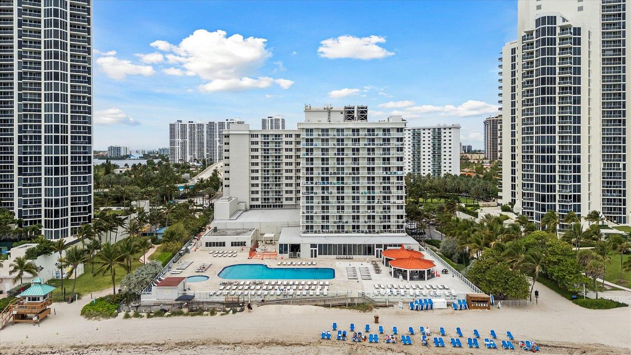 14-19201 Collins Ave #114, Sunny Isles B