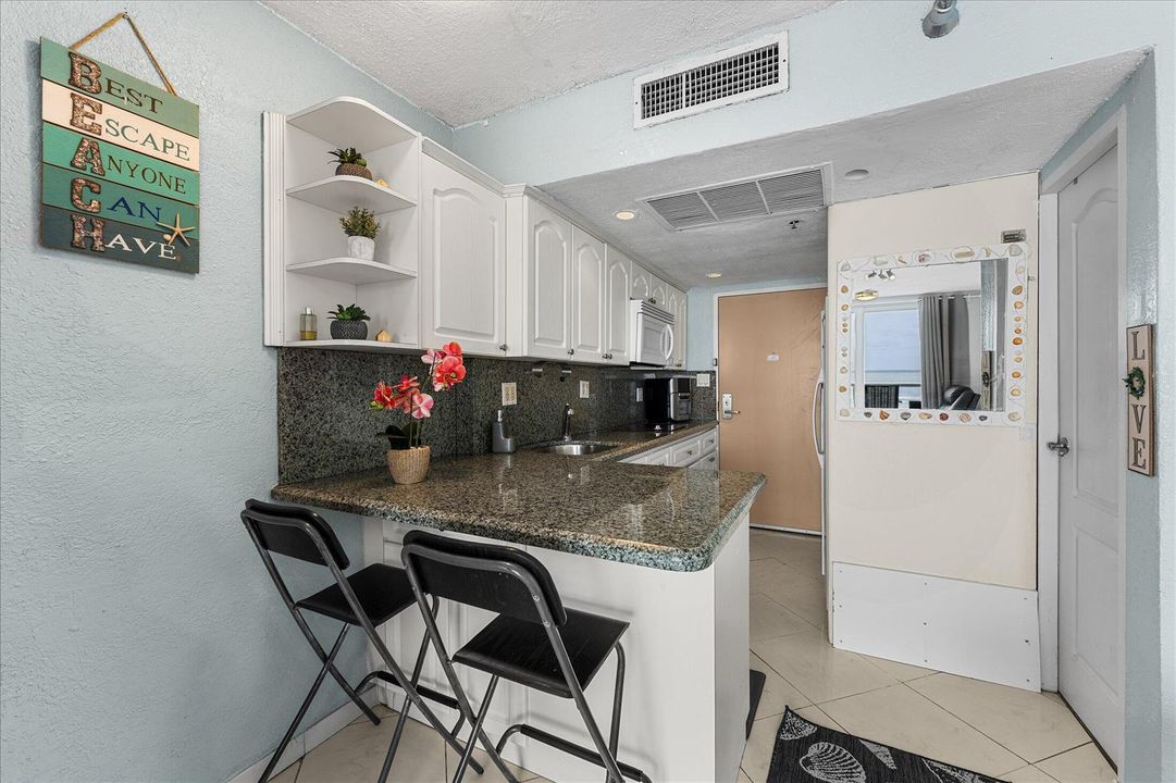 03-19201 Collins Ave #114, Sunny Isles B