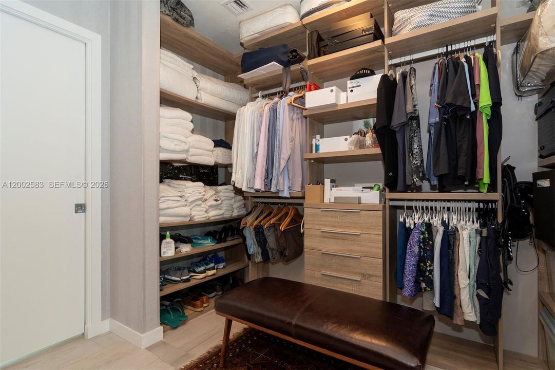 En Venta: $1,395,000 (3 camas, 3 baños, 1649 Pies cuadrados)