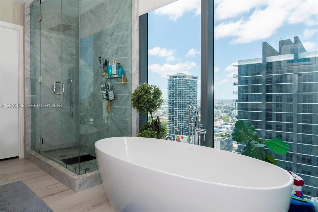 En Venta: $1,395,000 (3 camas, 3 baños, 1649 Pies cuadrados)