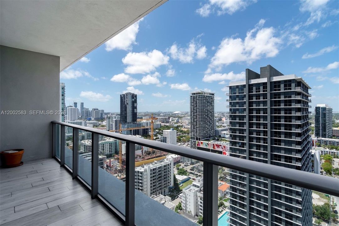 En Venta: $1,395,000 (3 camas, 3 baños, 1649 Pies cuadrados)