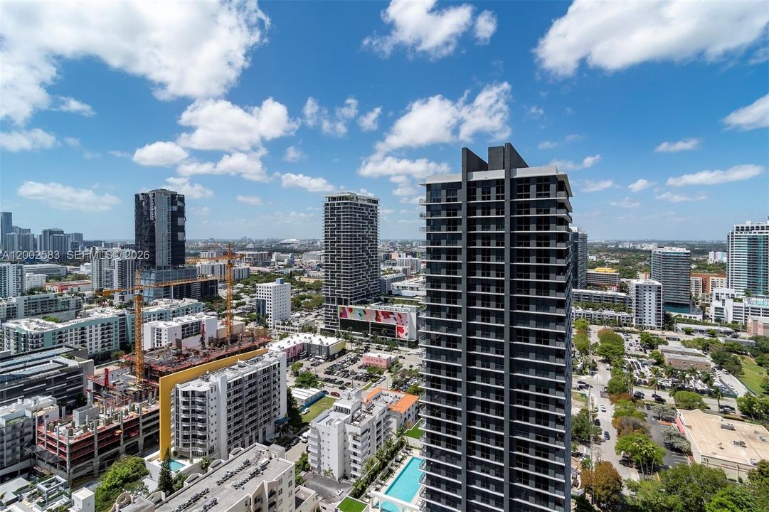 En Venta: $1,395,000 (3 camas, 3 baños, 1649 Pies cuadrados)