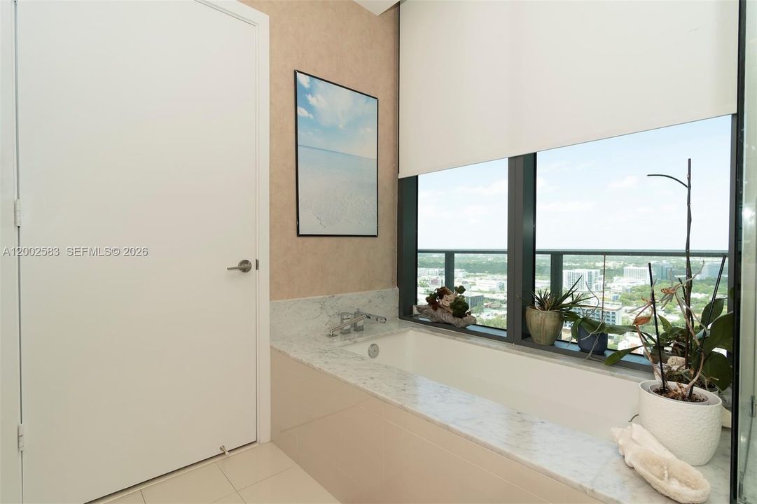 En Venta: $1,395,000 (3 camas, 3 baños, 1649 Pies cuadrados)