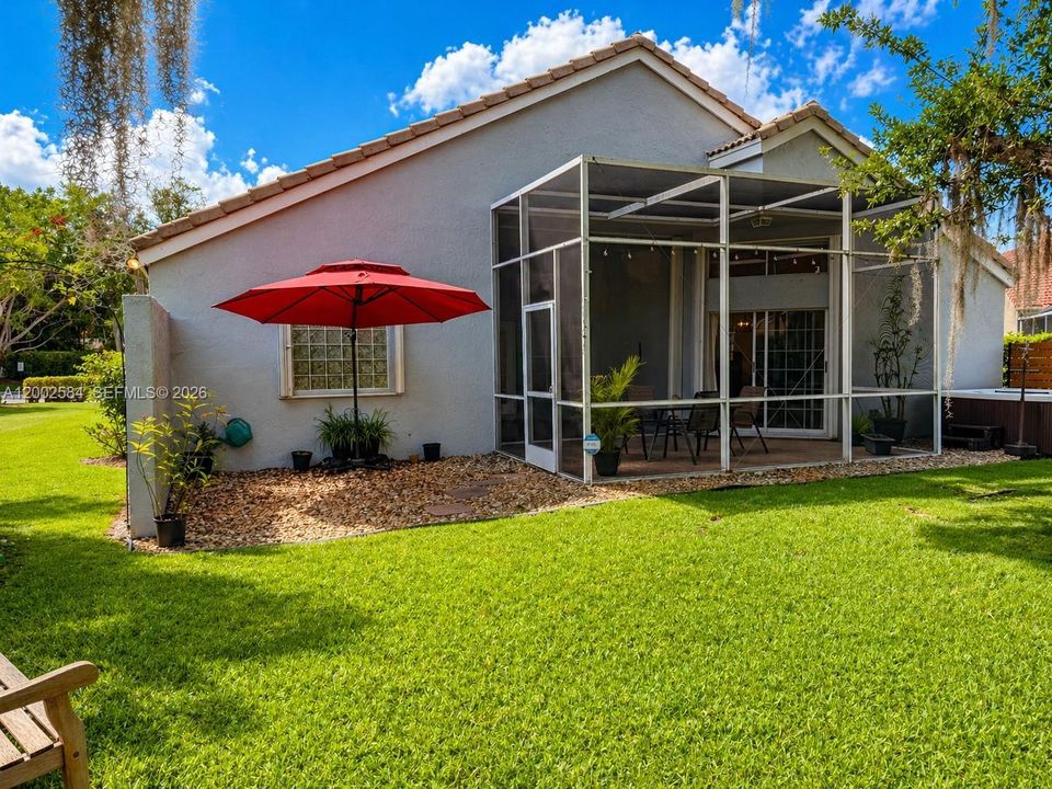 Activo con contrato: $4,950 (3 camas, 2 baños, 2324 Pies cuadrados)