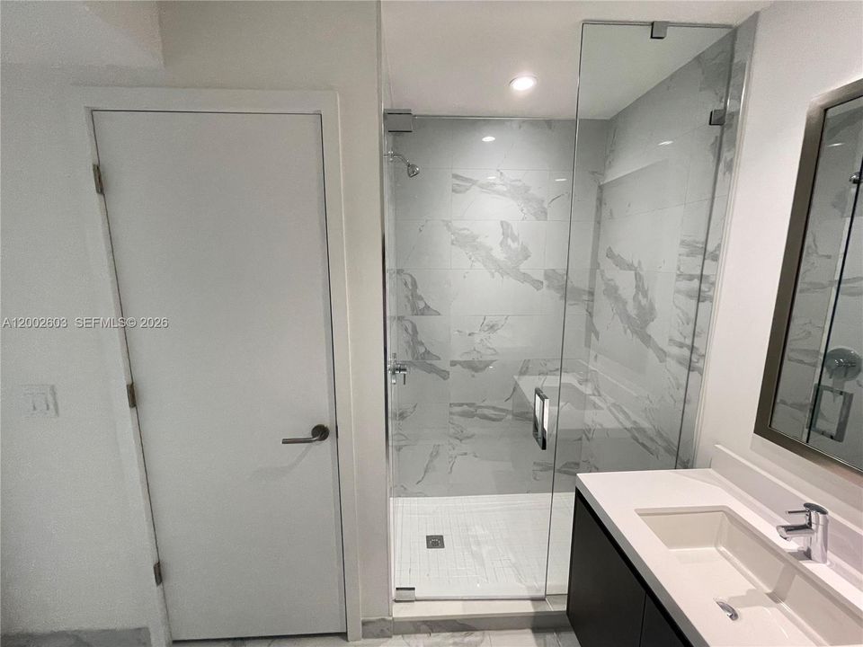 En Venta: $995,000 (2 camas, 3 baños, 1560 Pies cuadrados)