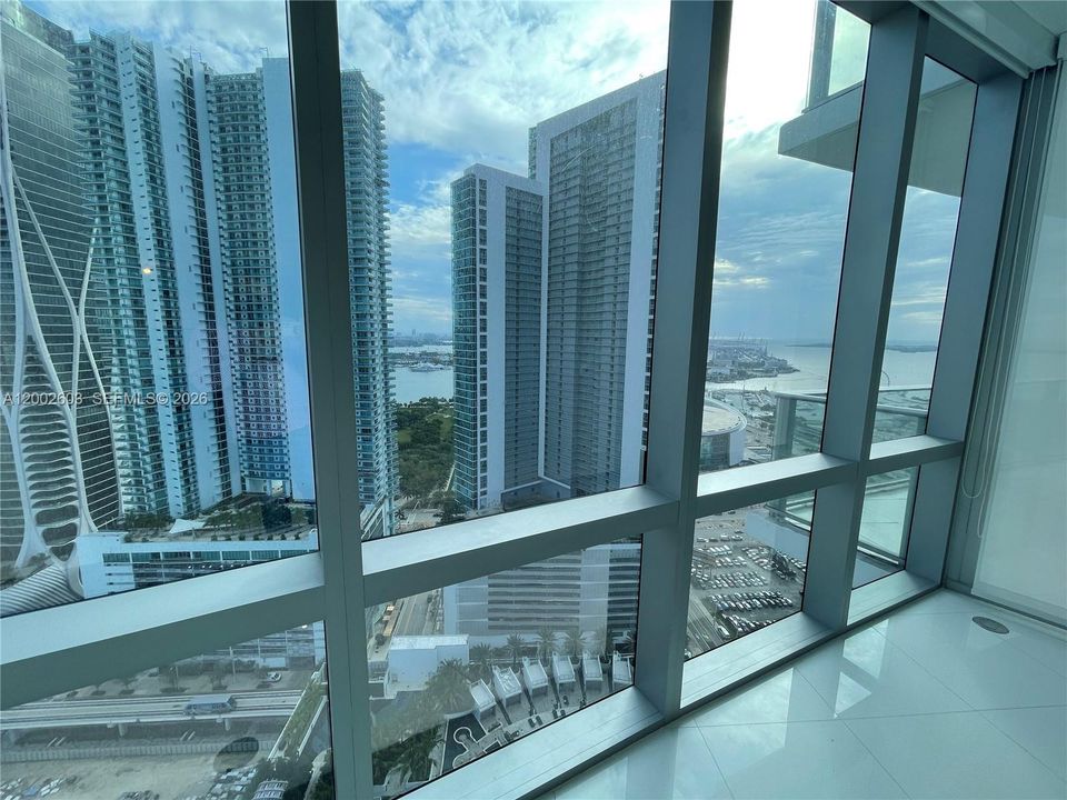 En Venta: $995,000 (2 camas, 3 baños, 1560 Pies cuadrados)