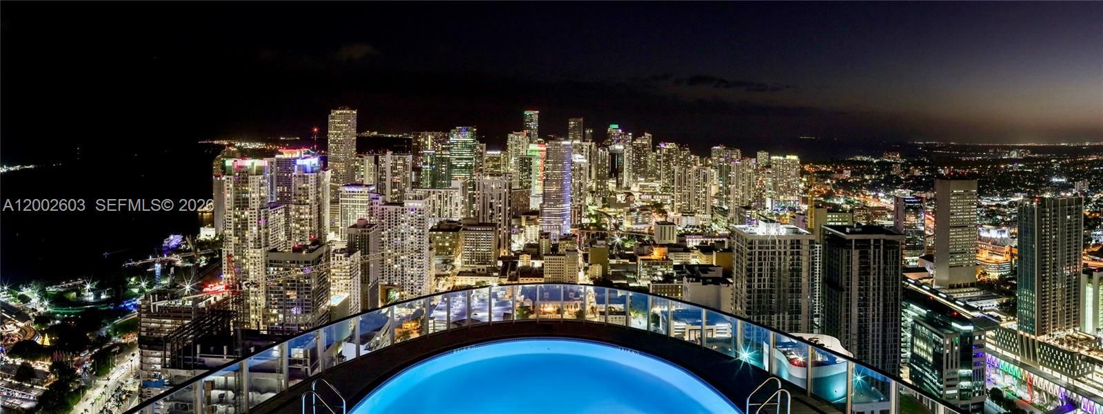 En Venta: $995,000 (2 camas, 3 baños, 1560 Pies cuadrados)