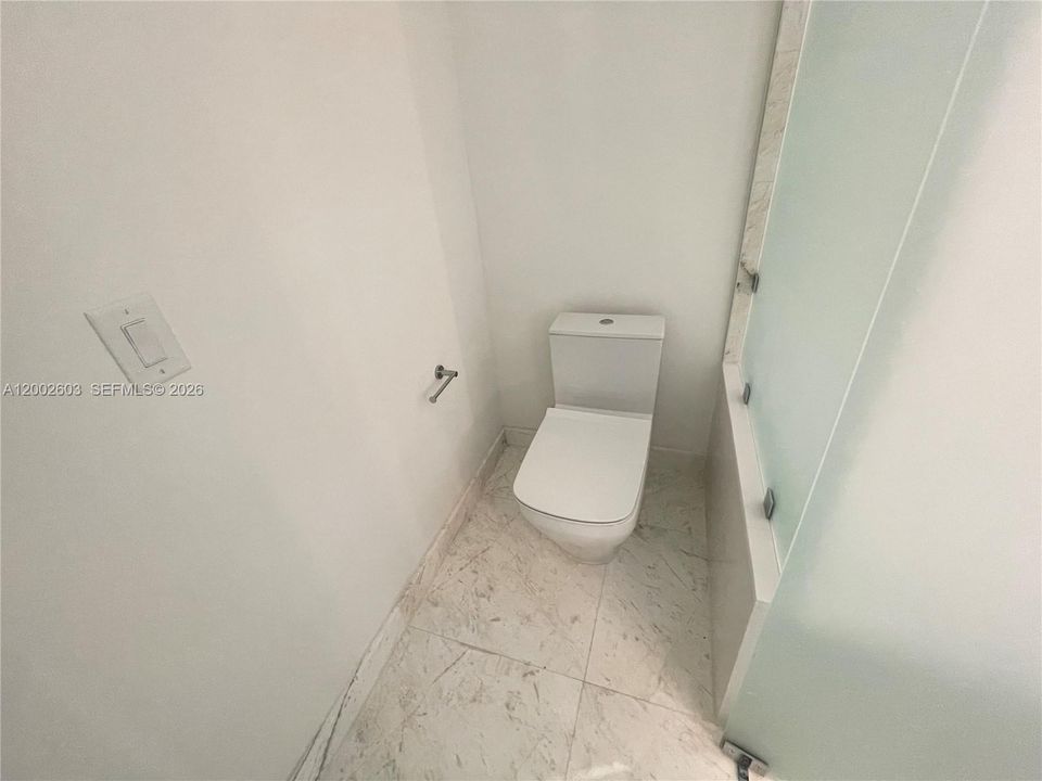 En Venta: $995,000 (2 camas, 3 baños, 1560 Pies cuadrados)