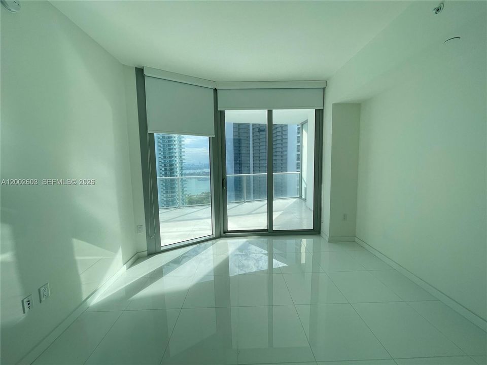 En Venta: $995,000 (2 camas, 3 baños, 1560 Pies cuadrados)