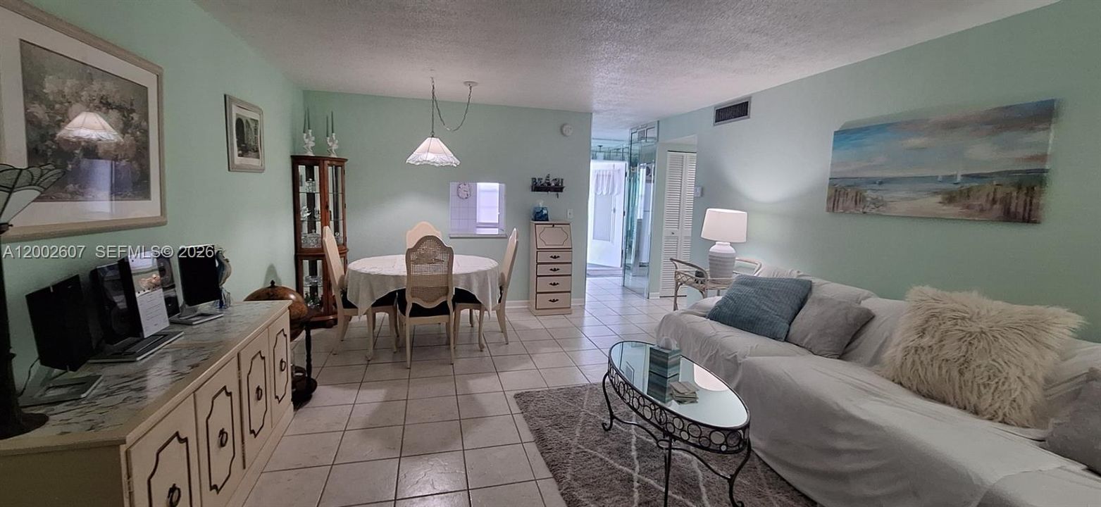 En Venta: $159,900 (1 camas, 1 baños, 730 Pies cuadrados)