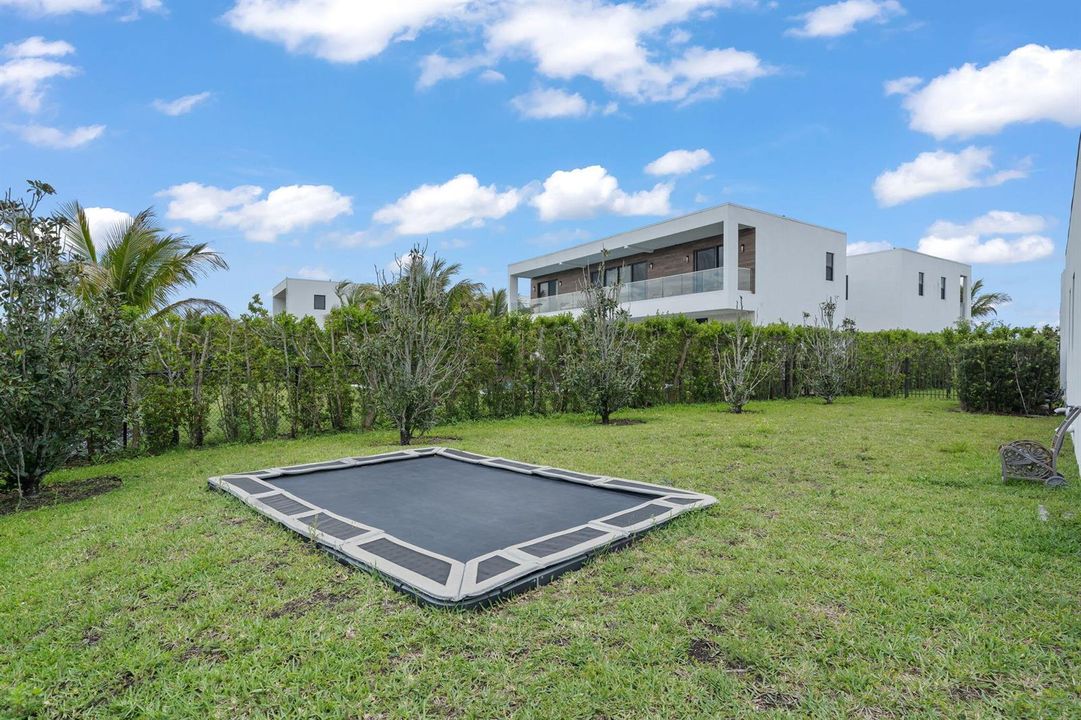 66-web-or-mls-16539 Botaniko Dr N_MEDIA3