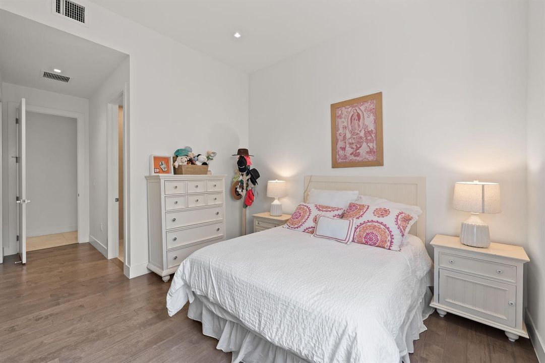 48-web-or-mls-16539 Botaniko Dr N_MEDIA3
