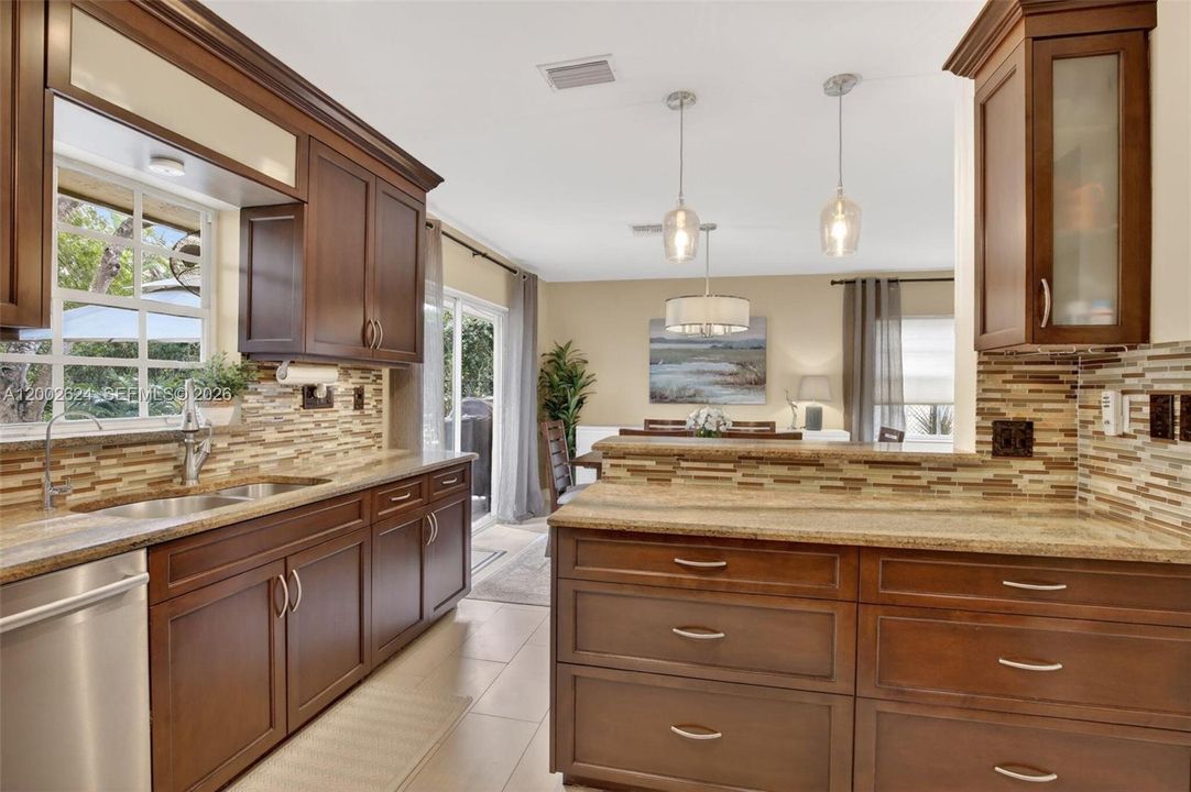 For Sale: $829,000 (3 beds, 2 baths, 2504 Square Feet)